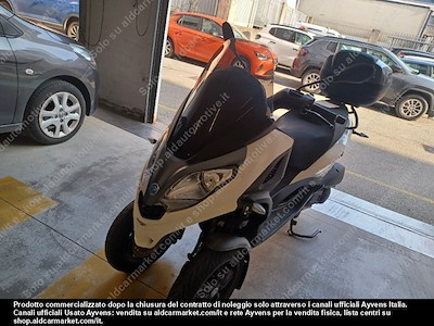 Köp PIAGGIO PIAGGIO MP3 300 ABS HPE på Ayvens Carmarket