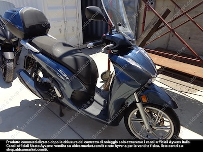 Buy HONDA HONDA SH 350 ABS BAULETTO KEYLESS E PARABREZZA Scooter (Euro 5)  on Ayvens Carmarket