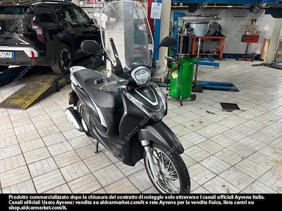 Buy HONDA HONDA SH 125 CBS MODE Scooter (Euro 5)  on Ayvens Carmarket