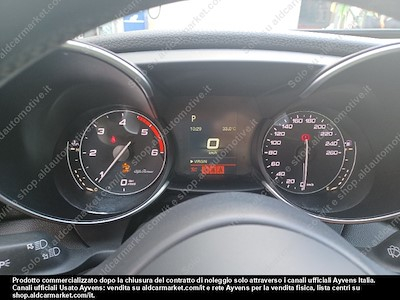 Buy ALFA ROMEO ALFA ROMEO GIULIA 2.2 Turbo AT8 180CV ECO Business Sedan 4-door on Ayvens Carmarket