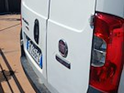 Achetez FIAT FIAT FIORINO 1.3 Multijet 95 CV E6 SX Vettura Furgonata 4-door sur Ayvens Carmarket