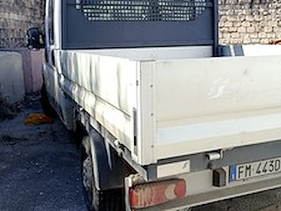 Compra FIAT FIAT DUCATO 35 MH1 2.0 Mjet 16V 115CV ALU Dop.Cab. Cassone a sponde ribaltabili 4-door en Ayvens Carmarket