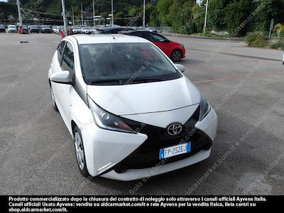 Acquista TOYOTA TOYOTA AYGO 1.0 VVT-i x-business Micro car 5-door a Ayvens Carmarket