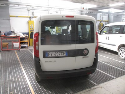 Buy FIAT FIAT DOBLÒ CARGO COMBI 1.3 Mijet 16v 95CV (cat. N1) Euro6 Combi 5-door (Euro 6) on Ayvens Carmarket
