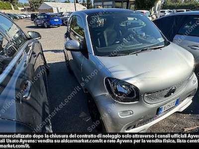 Buy SMART SMART FORTWO COUPÈ 70 1.0 52kW superpassion twinamic Coupé 3-door (Euro 6.2) on Ayvens Carmarket