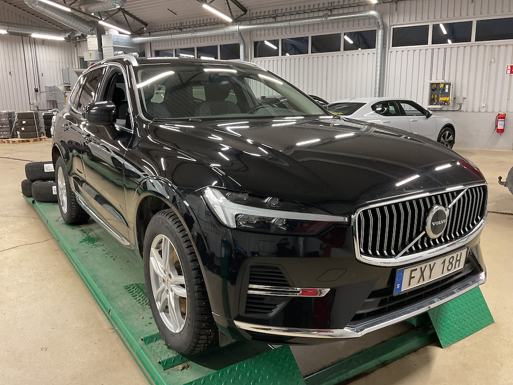 Volvo XC60 Recharge T6 AWD 350hk Core Bright Drag Pilot Assist