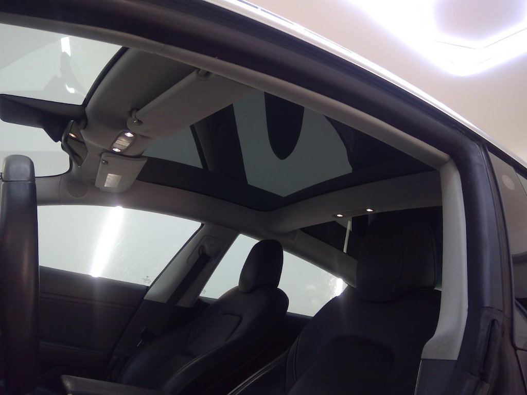 Foto 18 van Tesla Model 3