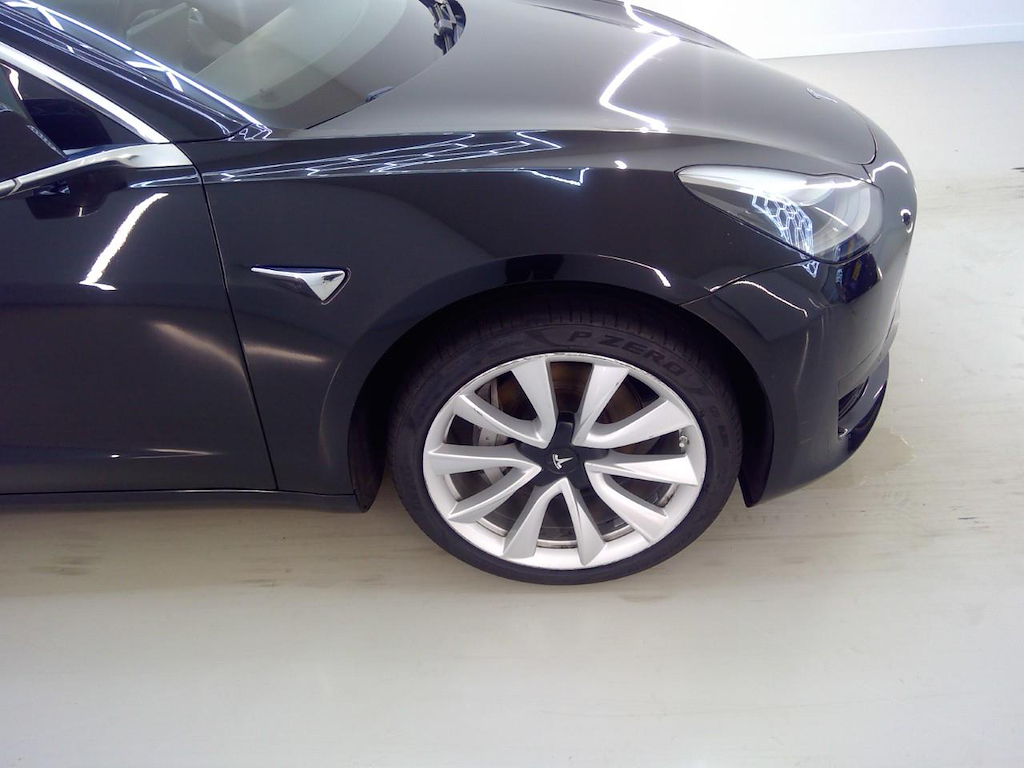 Foto 32 van Tesla Model 3