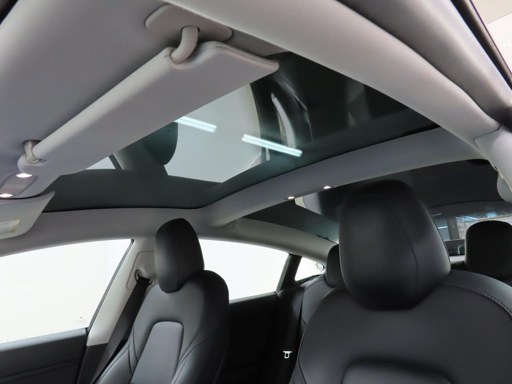 Foto 14 van Tesla Model 3