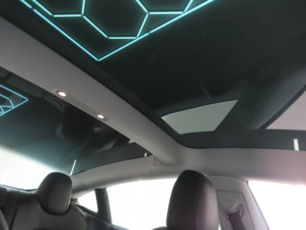 Foto 20 van Tesla Model 3