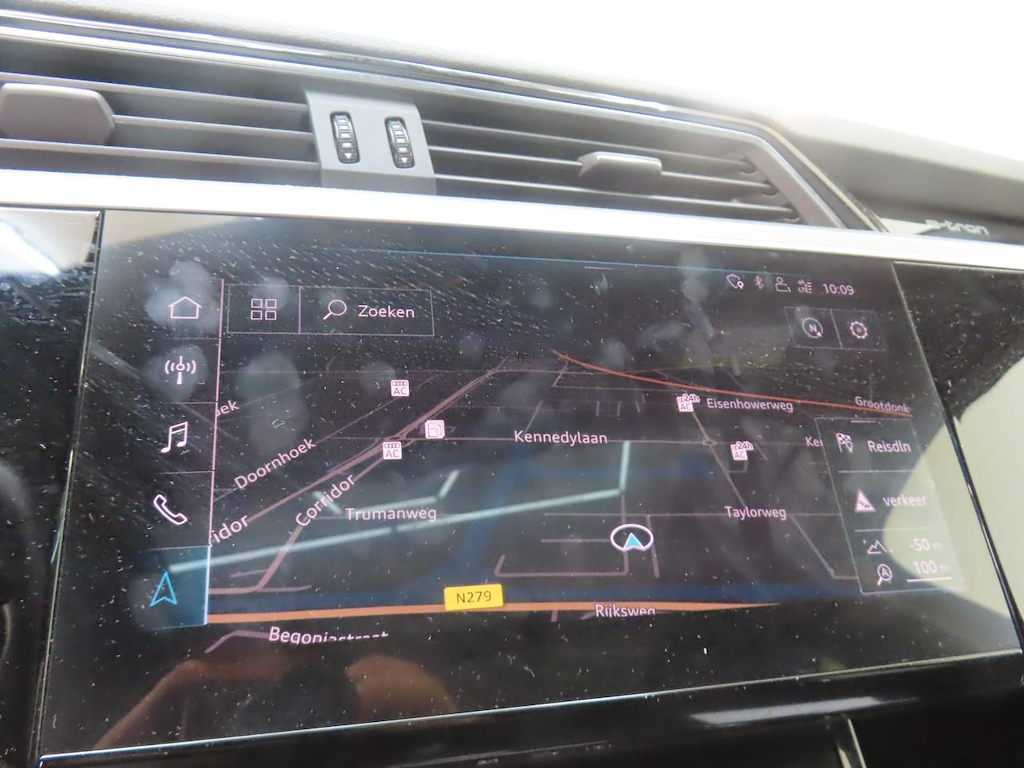 Foto 18 van Audi e-tron