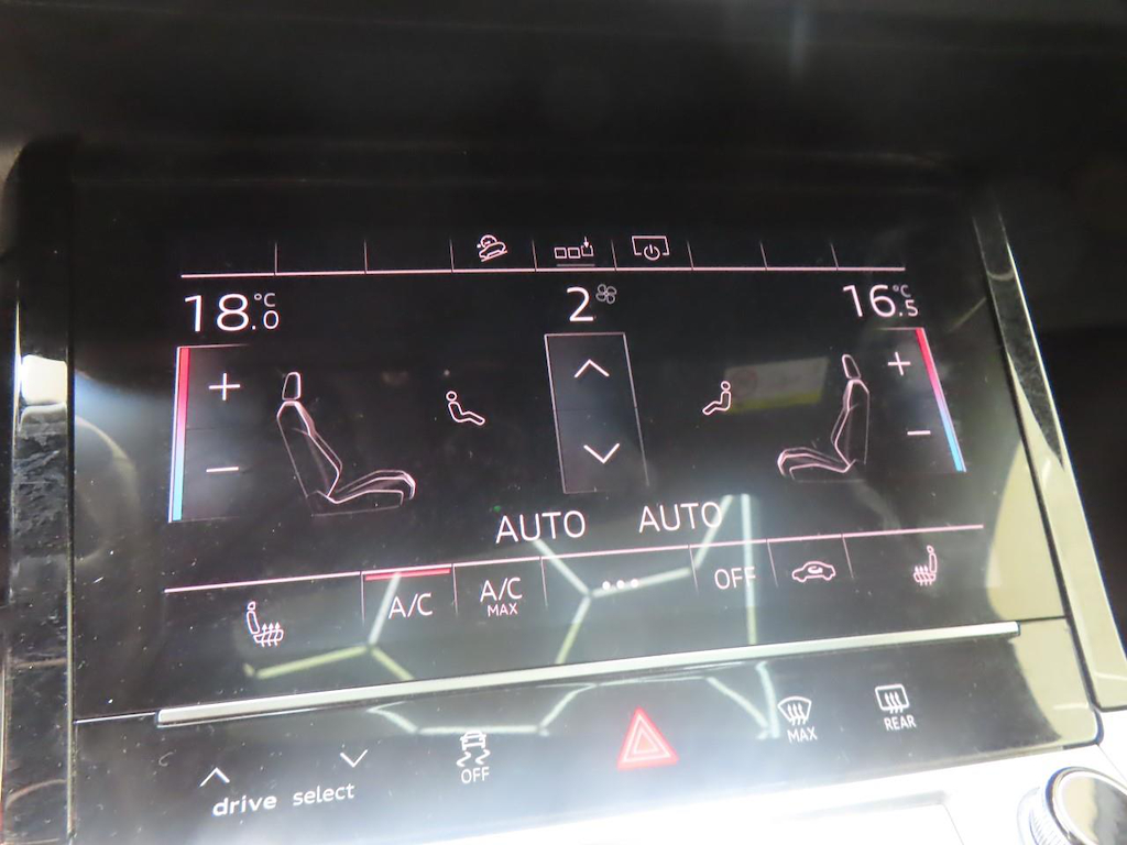 Foto 20 van Audi e-tron