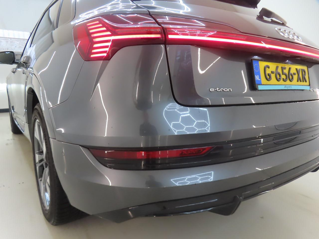 Foto 30 van Audi e-tron