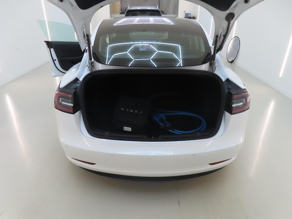 Foto 10 van Tesla Model 3