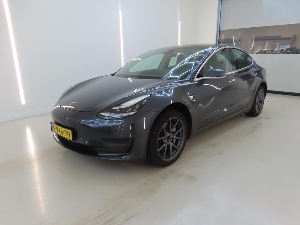 TESLA Model 3 Standard Range Plus 4d