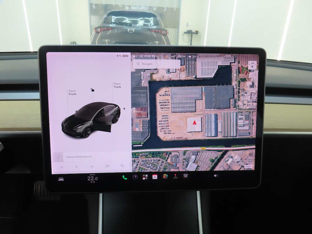 Photo 14 of Tesla Model 3