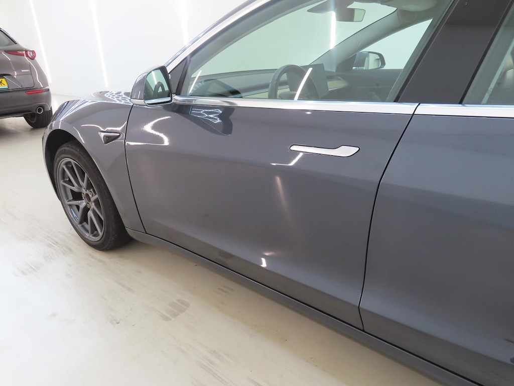 Photo 18 of Tesla Model 3