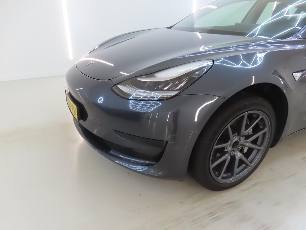 Photo 19 of Tesla Model 3