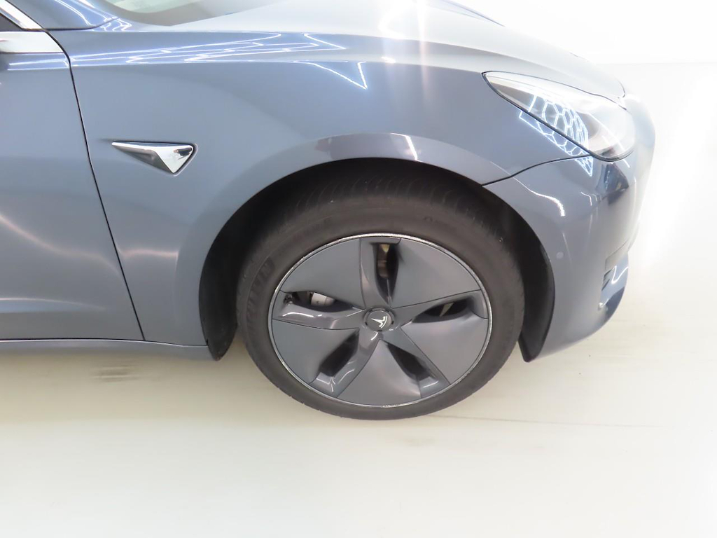 Photo 20 of Tesla Model 3
