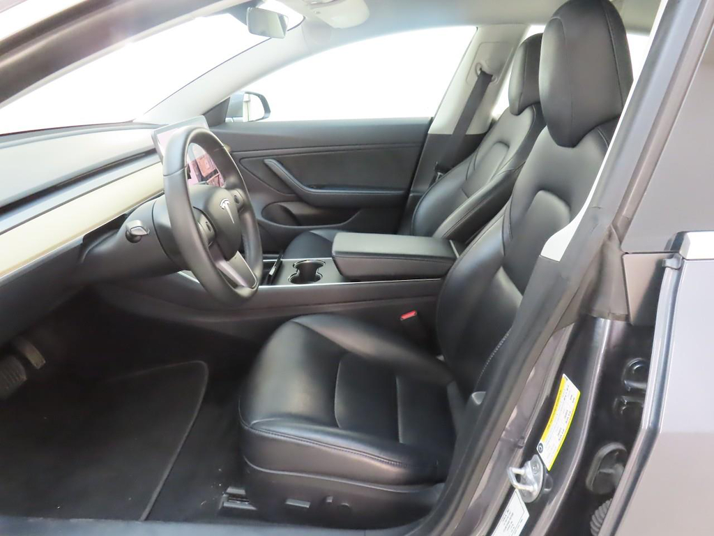 Photo 5 of Tesla Model 3