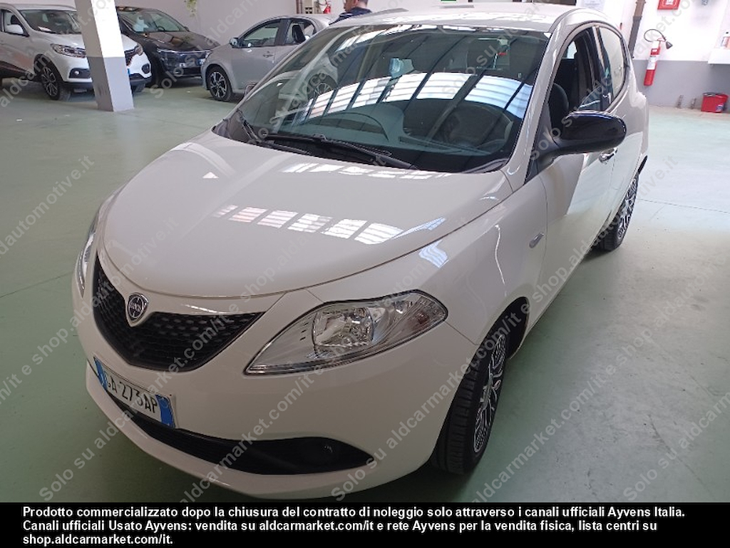 Lancia Ypsilon 1.2 69cv GPL Ecochic Gold Hatchback 5-door (Euro 6.2) -