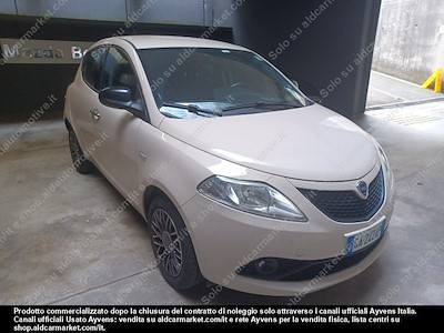 Osta [Merkki] [Malli] osoitteesta Ayvens Carmarket