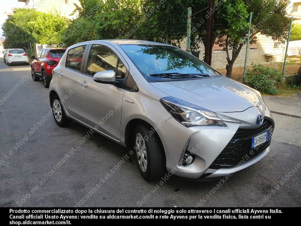 Toyota Yaris 1.5 Hybrid Business Hatchback 5-door (Euro 6.2) -