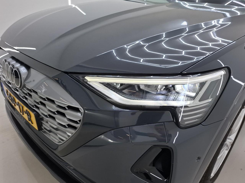 Foto 14 van Audi Q8