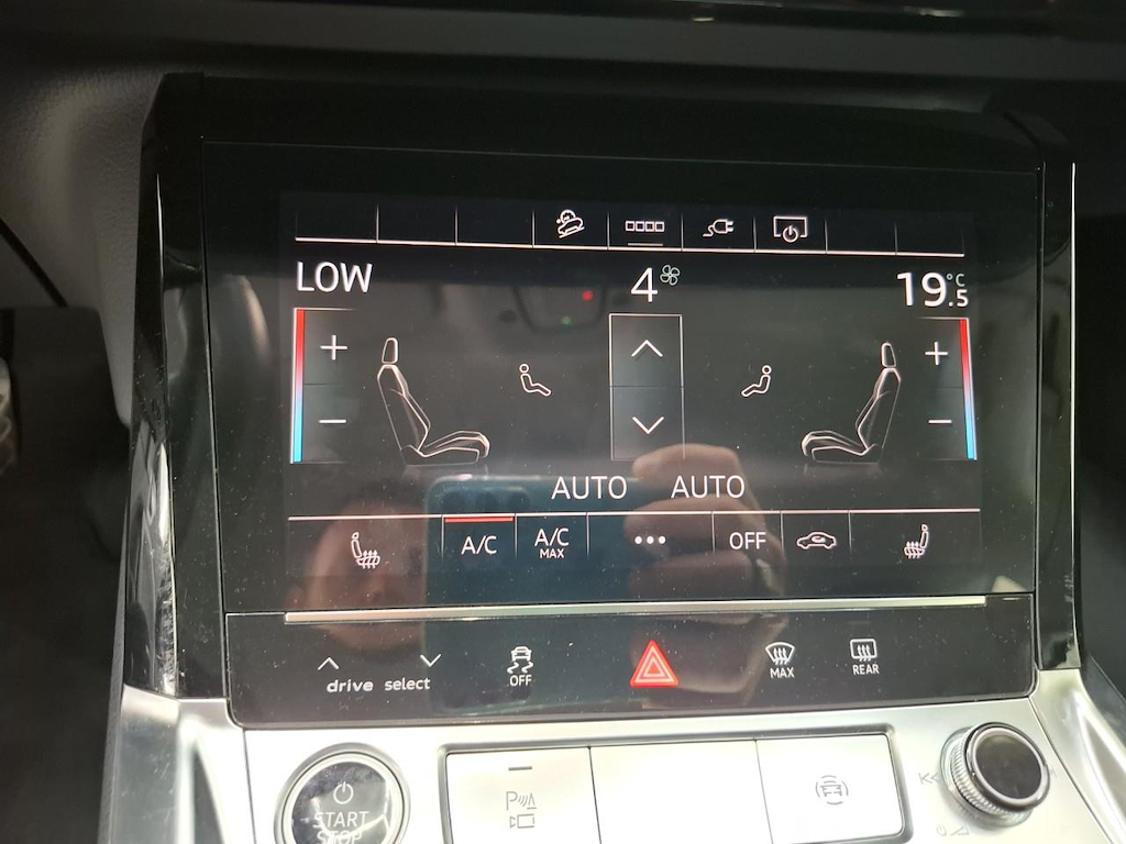 Foto 16 van Audi Q8