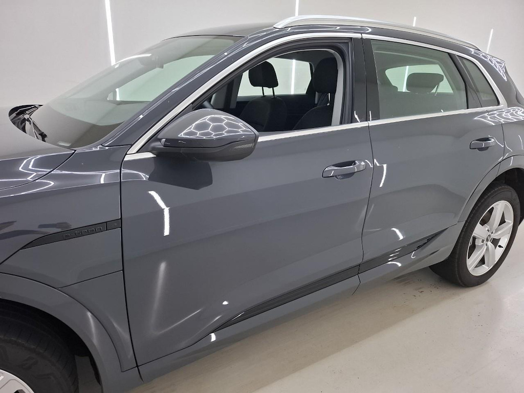Foto 23 van Audi Q8