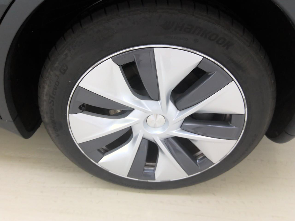 Foto 11 van Tesla Model Y