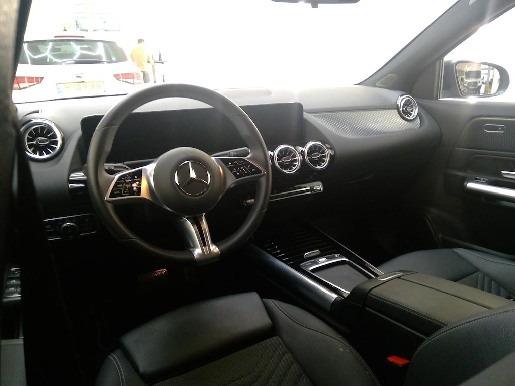 Foto 4 van Mercedes EQA