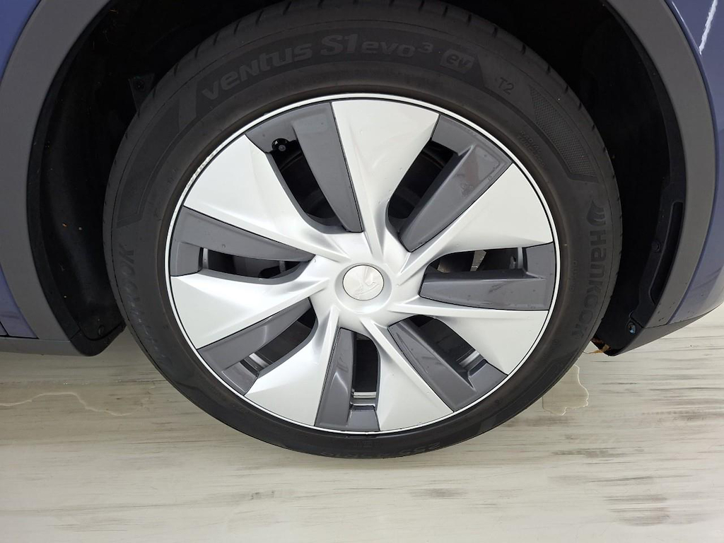 Foto 14 van Tesla Model Y