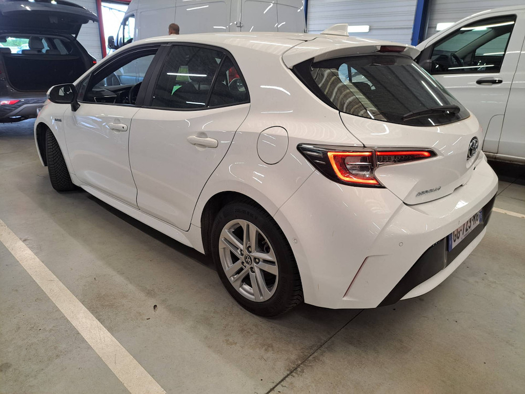 Toyota Corolla 122h Dynamic Business + Programme "Beyond Zero Academy"