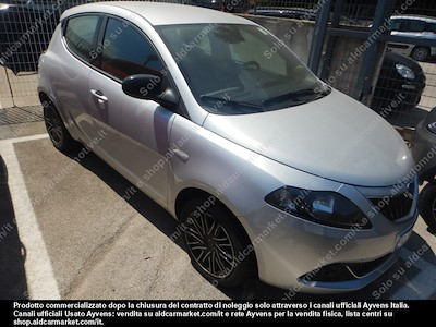 Kjøp LANCIA LANCIA YPSILON (PC) 1.0 FIREFLY 70CV S&S HYBRID GOLD FP hos Ayvens Carmarket