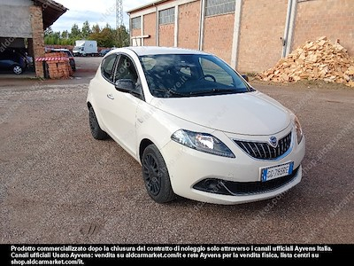 Buy LANCIA LANCIA YPSILON ECOCHIC 1.0 FireFly 70cv S&S Hybrid SILVER Hatchback 5-door (Euro 6D) on Ayvens Carmarket