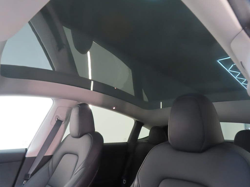 Foto 20 van Tesla Model Y