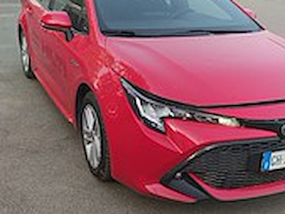 Compra TOYOTA TOYOTA COROLLA SW N1 TS HYBRID BUSINESS TECH FP en Ayvens Carmarket