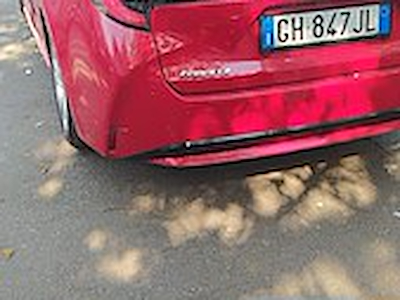 Купуй TOYOTA TOYOTA COROLLA SW N1 TS HYBRID BUSINESS TECH FP на Ayvens Carmarket