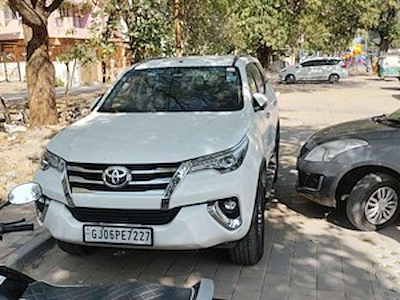 Buy TOYOTA FORTUNER 2.8D on Ayvens Carmarket