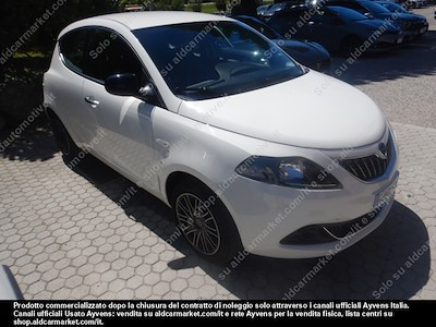Compra LANCIA LANCIA YPSILON ECOCHIC 1.0 FireFly 70cv S&S Hybrid GOLD Hatchback 5-door (Euro 6D) mild hybrid en Ayvens Carmarket