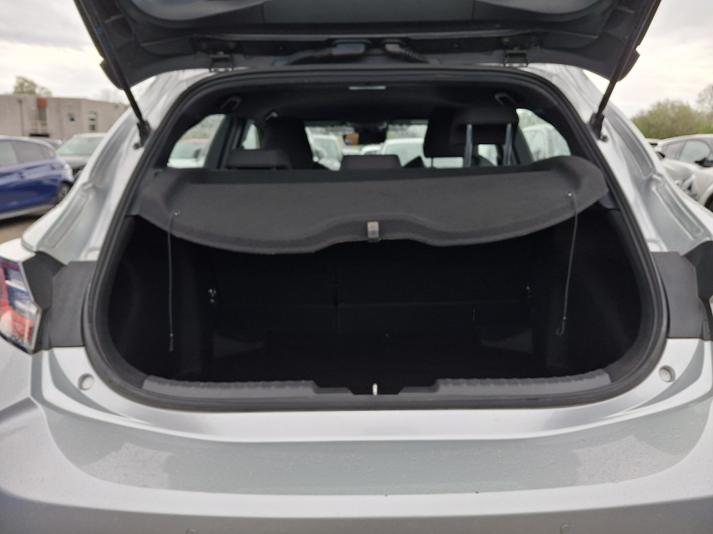 Toyota Corolla 122h Dynamic Business + Programme Beyond Zero Academy