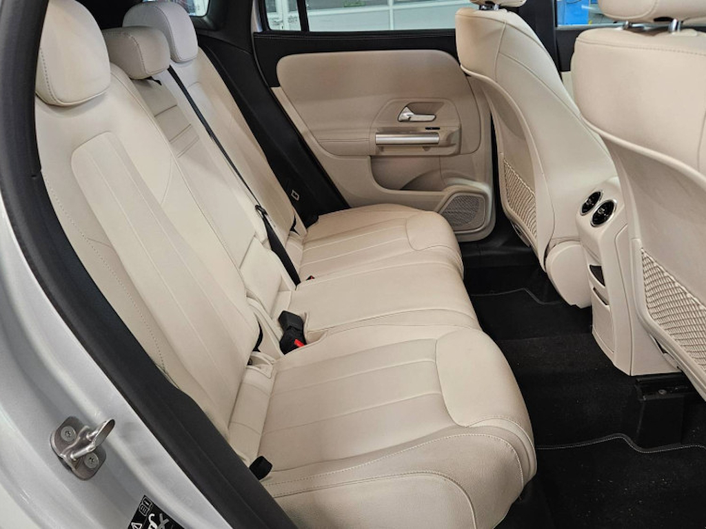 Mercedes-Benz E CLASS GLA GLA 250  160+102ch Businss Lin 8G-DCT