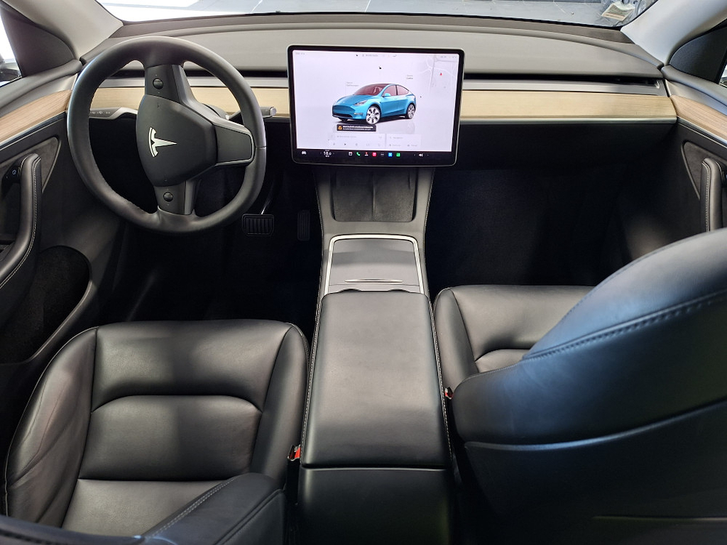 Tesla Model Y Standard RWD
