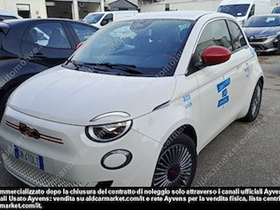 Kaufe FIAT FIAT 500 Elettrica Red 118cv Hatchback 3-door  bei Ayvens Carmarket