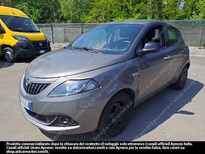Achetez LANCIA LANCIA YPSILON (PC) 1.0 FIREFLY 70CV S&S HYBRID GOLD FP sur Ayvens Carmarket