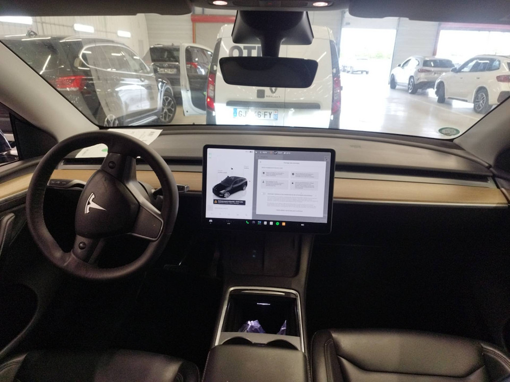 Tesla Model Y Standard RWD