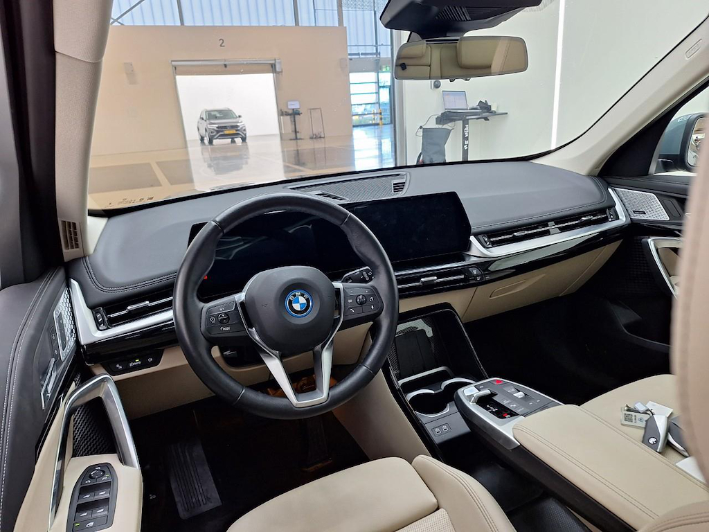 Foto 5 van BMW ix1
