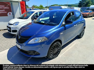 Comprar LANCIA LANCIA YPSILON (PC) 1.0 FIREFLY 70CV HYBRID SILVER FP en Ayvens Carmarket