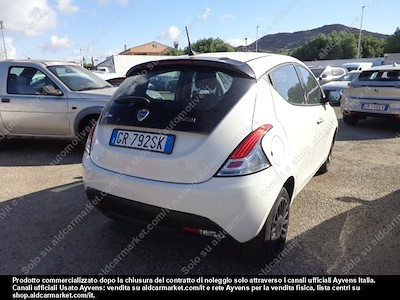 Comprar LANCIA LANCIA YPSILON (PC) 1.0 FIREFLY 70CV HYBRID SILVER FP en Ayvens Carmarket
